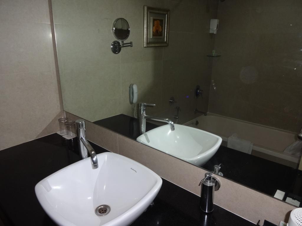 Greenpark Hyderabad Exterior foto